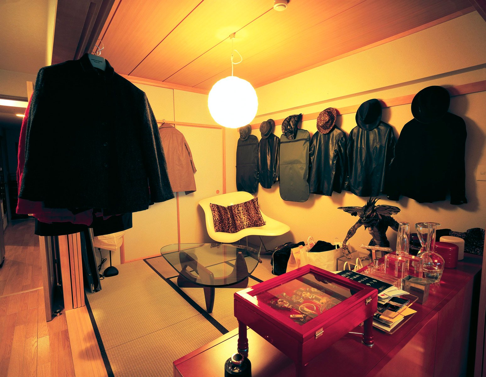 Apartamento Magazine - The Cult of Collecting</br>by Isabella Burley