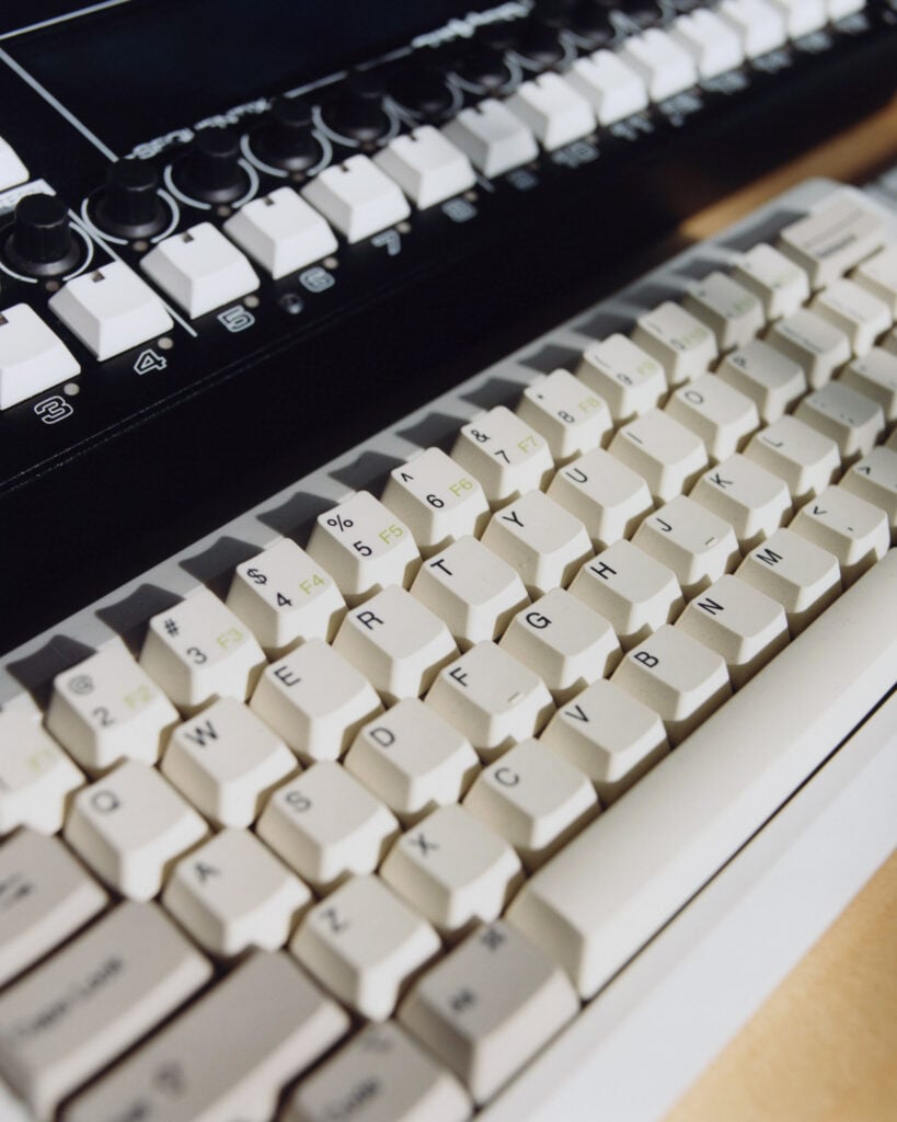 Apartamento Magazine - Deaton Chris Anthony